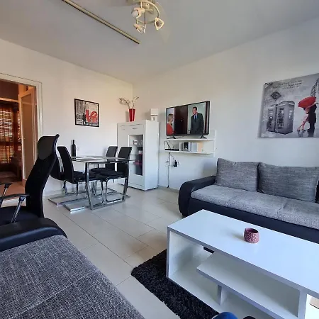Apartman Uz Plazu *